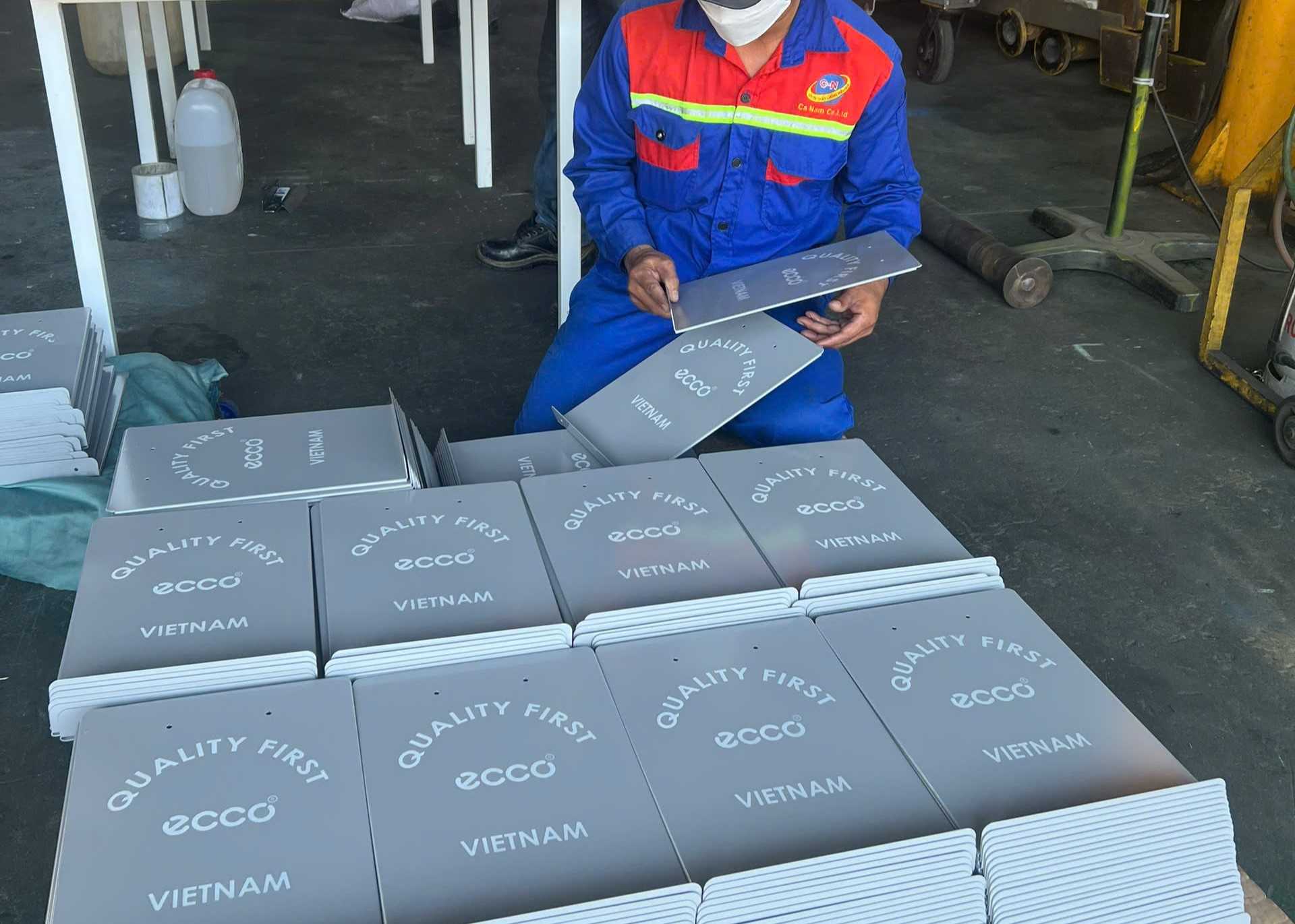 Dịch vụ gia công sản phẩm OEM/ODM là giải pháp cho các doanh nghiệp muốn tạo ra sản phẩm mang thương hiệu riêng, từ khâu thiết kế, sản xuất đến đóng gói